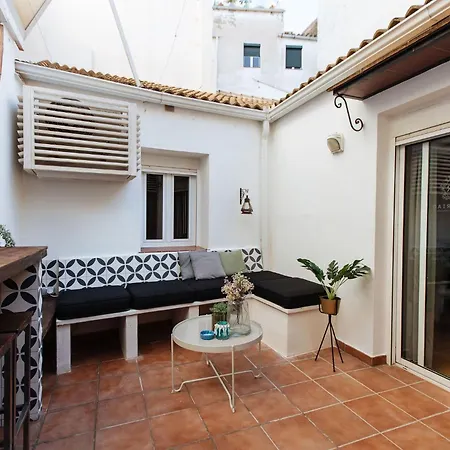 Casa Met Prive Patio Apartmán *