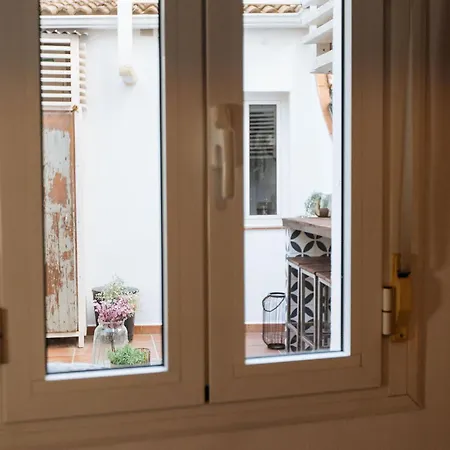 Casa Met Prive Patio Apartment *