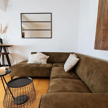 Casa Met Prive Patio Apartment
